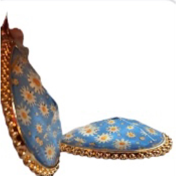 Natasha Fashion Faceted Teardrop Earrings Blue & Yellow Daisies Gold Col… - Picture 6 of 8